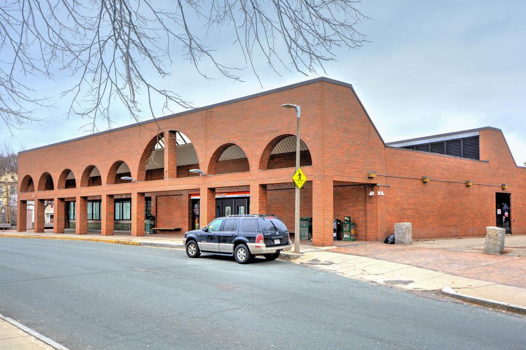 2 Bedroom Boston Condo In Jamaica Plain With Parking Exterior photo